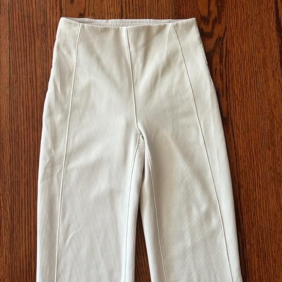 Lululemon Bone Ribbed Softstreme Flare Pants Size 2 - Picture 5 of 10